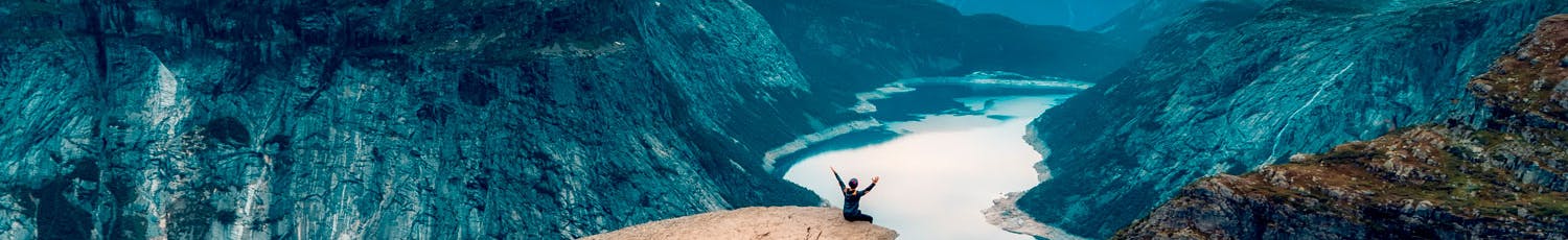 En turferie i Norge kan by på enestående naturopplevelser og fantastiske fotomuligheter. Et av Norges mange spektakulære naturscenarier.